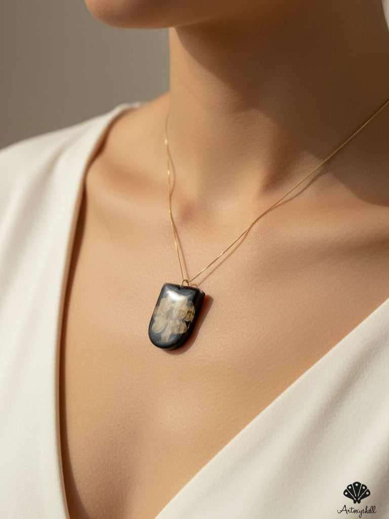 Black Resin Flower Necklace | Modern Gold U-Pendant