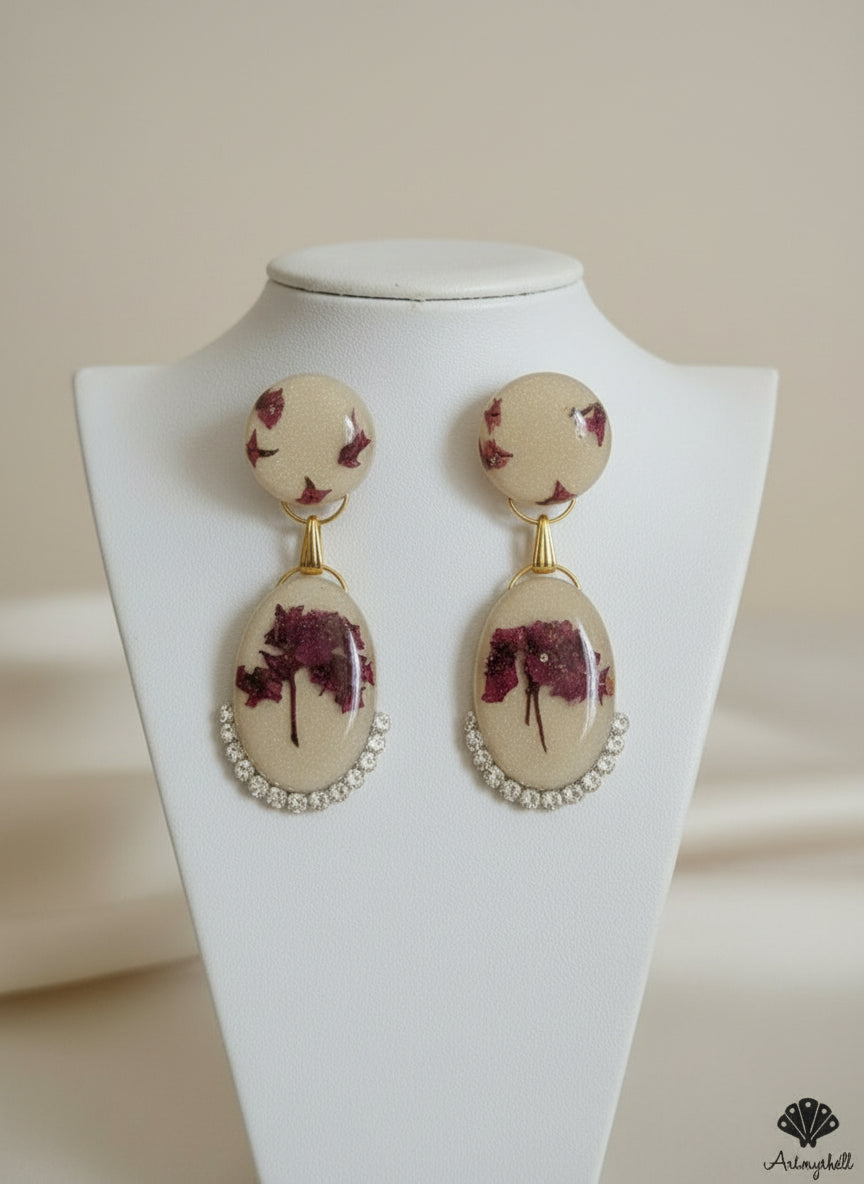 Pressed Flower Zirconia Earrings – Beige Oval Resin Drops