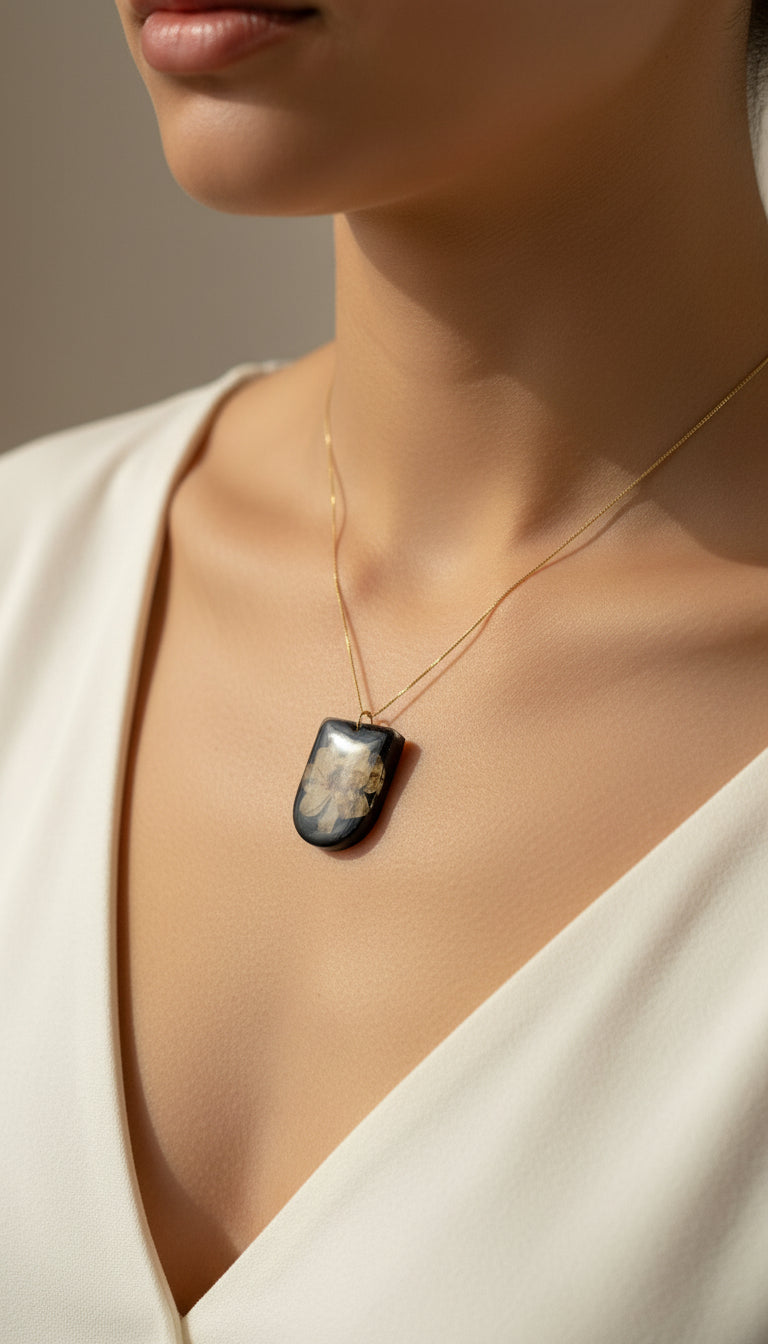 Black Resin Flower Necklace | Modern Gold U-Pendant
